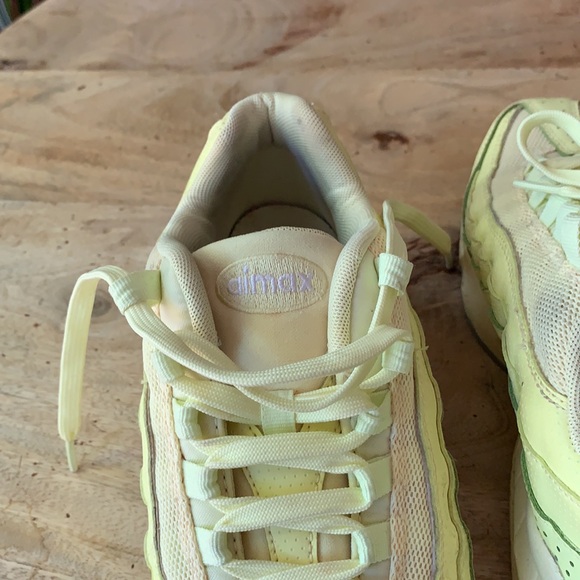NIKE Air Max 95 SE GS ‘Citron’ Sneakers - Size 6Y - Picture 6 of 8